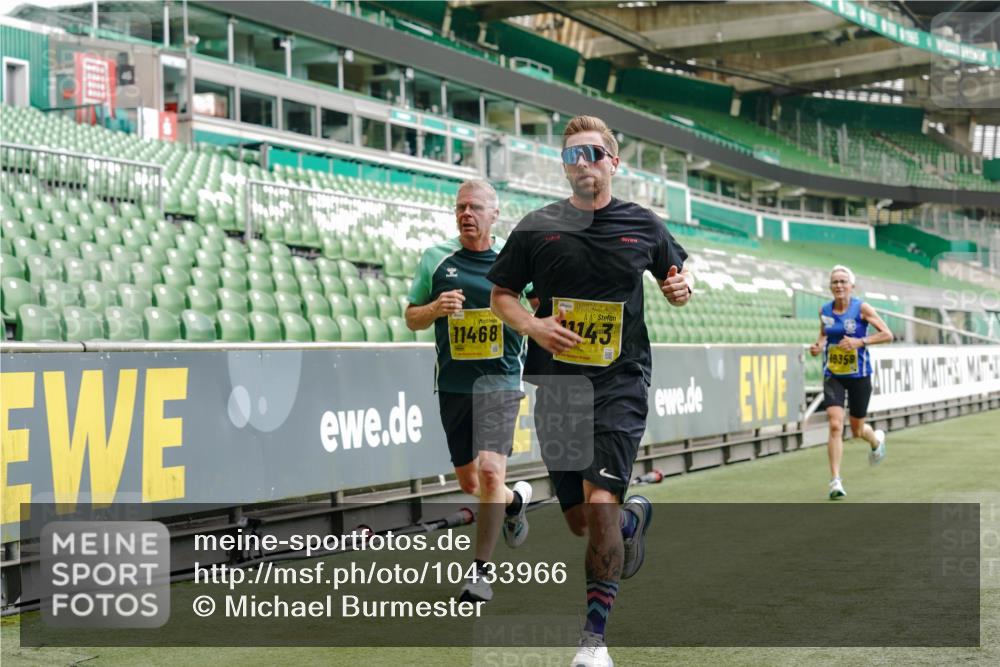 13.09.2026 - 21. swb-Marathon Bremen Michael Burmester http://msf.ph/oto/10433966 13.09.2026 10:24:42 Laufen im Stadion 10143, 10235, 10312, 10328, 10336, 10337, 10341, 10358, 10456, 10520, 10592, 10593, 10618, 10632, 10775, 10782, 10816, 10861, 10972, 10988, 11042, 11108, 11143, 11201, 11265, 11373, 11375, 11426, 11442, 11468, 11527, 11607, 11615, 11628, 11630, 11632, 11704, 11713, 11758, 11779, 11826, 11895, 11903, 11948, 12144, 12246, 12281, 12404, 12406, 12426, 12442, 12468, 12469, 12477, 12525, 13520, 13563, 13566, 13580, 13585, 13586 meine-sportfotos.de