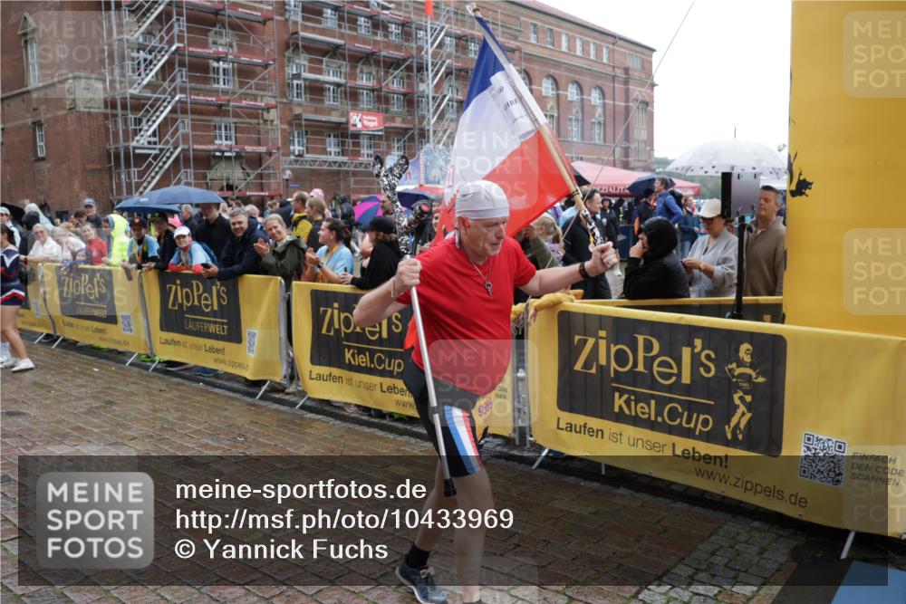 13.09.2026 - Kiel Lauf Yannick Fuchs http://msf.ph/oto/10433969 13.09.2026 11:43:41 Ziel 9569, 9569 meine-sportfotos.de