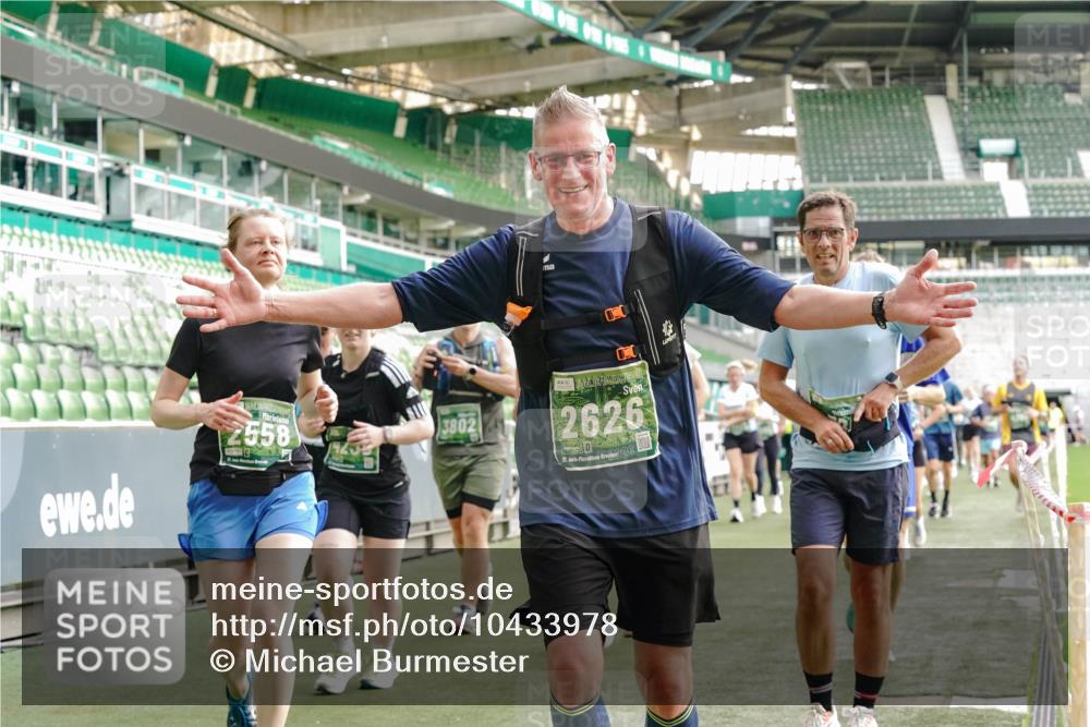 13.09.2026 - 21. swb-Marathon Bremen Michael Burmester http://msf.ph/oto/10433978 13.09.2026 13:32:48 Laufen im Stadion 155, 344, 350, 386, 487, 490, 594, 617, 690, 765, 786, 787, 965, 1001, 1051, 1133, 1142, 1292, 1310, 1326, 1377, 1427, 1591, 1592, 1801, 1869, 1892, 1897, 1904, 1923, 2077, 2132, 2226, 2230, 2231, 2253, 2270, 2274, 2320, 2344, 2374, 2399, 2400, 2456, 2514, 2523, 2539, 2556, 2616, 2630, 2649, 2718, 2726, 2769, 2848, 2945, 2982, 3014, 3140, 3223, 3350, 3379, 3572, 3601, 3614, 3644, 3736, 3746, 3797, 3901, 3944, 3952, 3960, 4309, 4460 meine-sportfotos.de