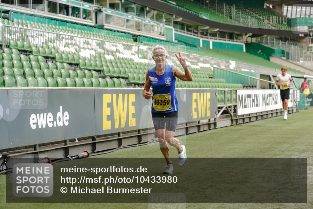 13.09.2026 - 21. swb-Marathon Bremen Michael Burmester http://msf.ph/oto/10433980 13.09.2026 10:24:44 Laufen im Stadion 10143, 10235, 10312, 10328, 10336, 10337, 10341, 10358, 10456, 10520, 10592, 10593, 10618, 10632, 10775, 10782, 10816, 10861, 10972, 10988, 11042, 11108, 11143, 11201, 11265, 11373, 11375, 11426, 11442, 11447, 11468, 11527, 11607, 11615, 11628, 11630, 11632, 11704, 11713, 11758, 11779, 11826, 11895, 11903, 11948, 12144, 12246, 12281, 12404, 12406, 12426, 12442, 12468, 12469, 12477, 12525, 13520, 13563, 13566, 13580, 13585, 13586 meine-sportfotos.de