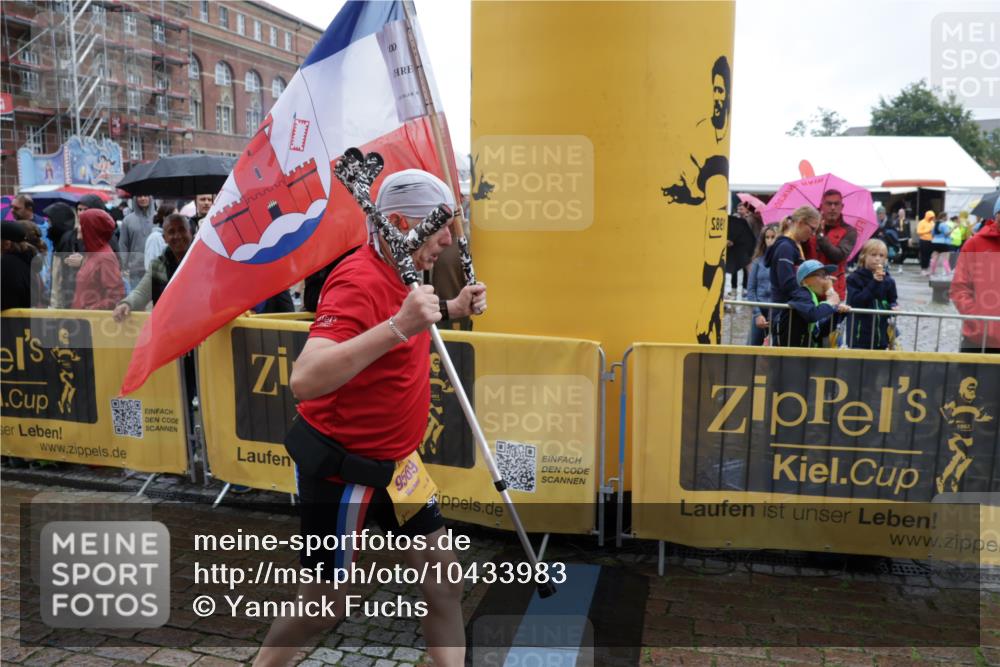13.09.2026 - Kiel Lauf Yannick Fuchs http://msf.ph/oto/10433983 13.09.2026 11:43:42 Ziel 9569, 9569 meine-sportfotos.de