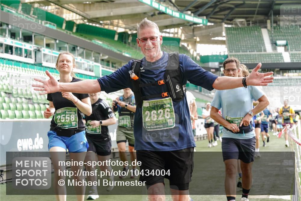 13.09.2026 - 21. swb-Marathon Bremen Michael Burmester http://msf.ph/oto/10434004 13.09.2026 13:32:48 Laufen im Stadion 155, 344, 350, 386, 487, 490, 594, 617, 690, 765, 786, 787, 965, 1001, 1051, 1133, 1142, 1292, 1310, 1326, 1377, 1427, 1591, 1592, 1801, 1869, 1892, 1897, 1904, 1923, 2077, 2132, 2226, 2230, 2231, 2253, 2270, 2274, 2320, 2344, 2374, 2399, 2400, 2456, 2514, 2523, 2539, 2556, 2616, 2630, 2649, 2718, 2726, 2769, 2848, 2945, 2982, 3014, 3140, 3223, 3350, 3379, 3572, 3601, 3614, 3644, 3736, 3746, 3797, 3901, 3944, 3952, 3960, 4309, 4460 meine-sportfotos.de