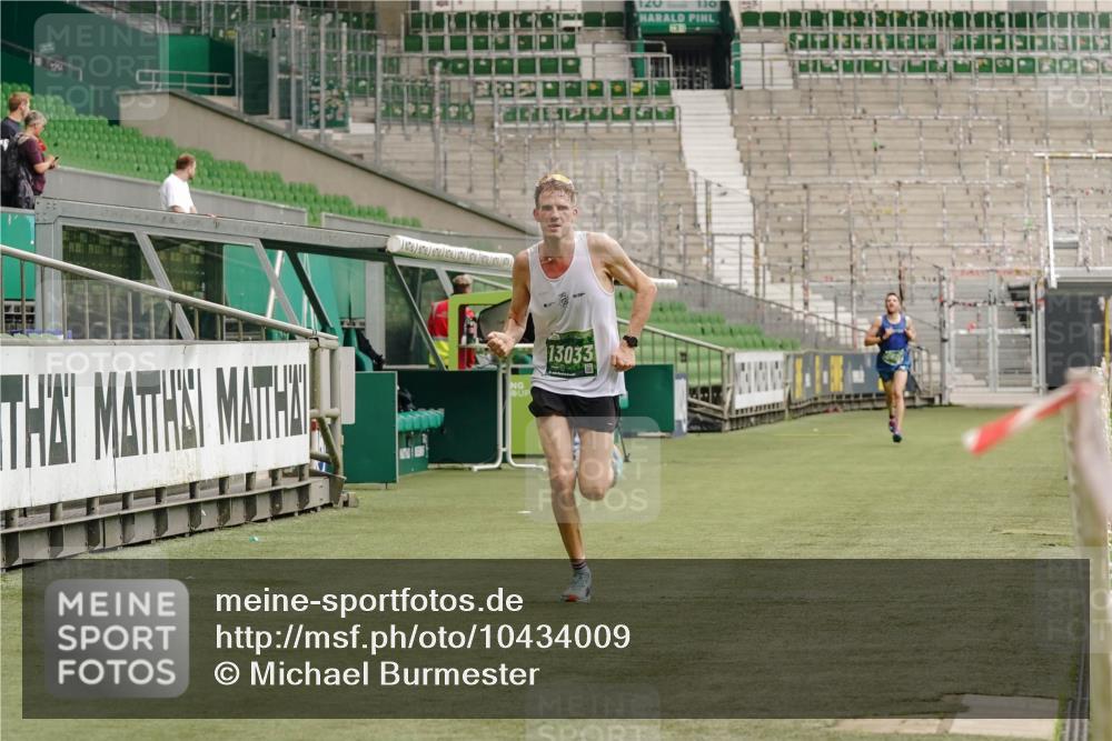 13.09.2026 - 21. swb-Marathon Bremen Michael Burmester http://msf.ph/oto/10434009 13.09.2026 12:35:06 Laufen im Stadion 250, 272, 299, 525, 919, 1089, 1212, 1550, 1875, 2072, 4232, 7692, 417, 482, 573, 668, 943, 1020, 1126, 1357, 1507, 1639, 2100, 4474, 5212, 6485, 6507, 8044, 8285 meine-sportfotos.de