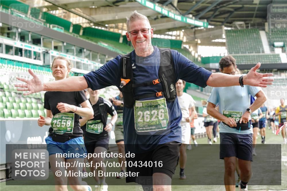 13.09.2026 - 21. swb-Marathon Bremen Michael Burmester http://msf.ph/oto/10434016 13.09.2026 13:32:48 Laufen im Stadion 155, 344, 350, 386, 487, 490, 594, 617, 690, 765, 786, 787, 965, 1001, 1051, 1133, 1142, 1292, 1310, 1326, 1377, 1427, 1591, 1592, 1801, 1869, 1892, 1897, 1904, 1923, 2077, 2132, 2226, 2230, 2231, 2253, 2270, 2274, 2320, 2344, 2374, 2399, 2400, 2456, 2514, 2523, 2539, 2556, 2616, 2630, 2649, 2718, 2726, 2769, 2848, 2945, 2982, 3014, 3140, 3223, 3350, 3379, 3572, 3601, 3614, 3644, 3736, 3746, 3797, 3901, 3944, 3952, 3960, 4309, 4460 meine-sportfotos.de