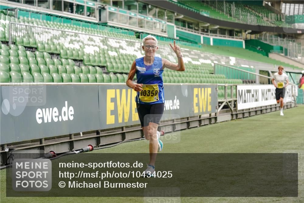 13.09.2026 - 21. swb-Marathon Bremen Michael Burmester http://msf.ph/oto/10434025 13.09.2026 10:24:44 Laufen im Stadion 10143, 10235, 10312, 10328, 10336, 10337, 10341, 10358, 10456, 10520, 10592, 10593, 10618, 10632, 10775, 10782, 10816, 10861, 10972, 10988, 11042, 11108, 11143, 11201, 11265, 11373, 11375, 11426, 11442, 11447, 11468, 11527, 11607, 11615, 11628, 11630, 11632, 11704, 11713, 11758, 11779, 11826, 11895, 11903, 11948, 12144, 12246, 12281, 12404, 12406, 12426, 12442, 12468, 12469, 12477, 12525, 13520, 13563, 13566, 13580, 13585, 13586 meine-sportfotos.de