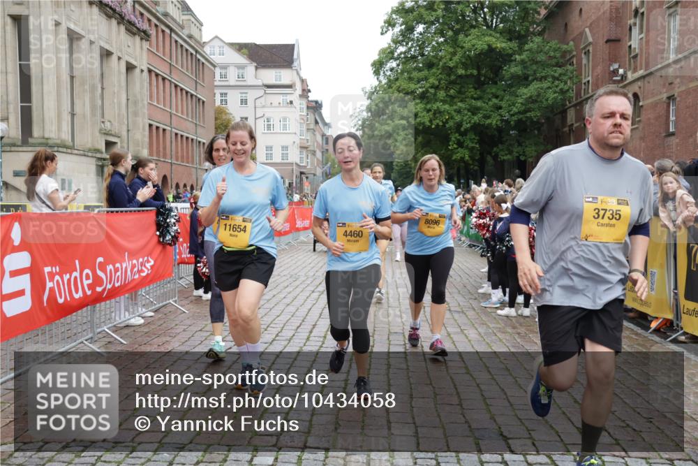 13.09.2026 - Kiel Lauf Yannick Fuchs http://msf.ph/oto/10434058 13.09.2026 09:47:50 Ziel 218, 390, 1743, 2241, 2755, 3735, 3812, 4103, 4225, 4365, 4400, 4460, 4952, 5215, 6078, 6942, 8096, 9697, 10823, 11396, 11654, 12007, 12099, 12167, 12393, 466, 544, 591, 1324, 2870, 3192, 3373, 3629, 4011, 4479, 4480, 5517, 6072, 6575, 6639, 6696, 7767, 8231, 8503, 8540, 8777, 8833, 9528, 9634, 9936, 10555, 10789, 122, 366, 872, 1227, 1713, 4288, 4467, 4710, 6242, 6809, 7070, 7258, 7481, 8080, 9694, 1235, 2587, 5167, 7461, 8524, 9091, 10076, 10555 meine-sportfotos.de