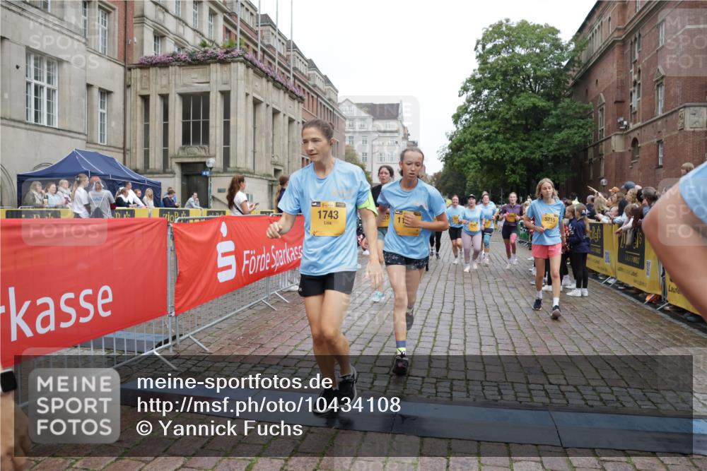 13.09.2026 - Kiel Lauf Yannick Fuchs http://msf.ph/oto/10434108 13.09.2026 09:47:53 Ziel 122, 218, 390, 1743, 2241, 2755, 3735, 3812, 4103, 4225, 4288, 4365, 4460, 5215, 6078, 6809, 6942, 7258, 8096, 10823, 11396, 11654, 12007, 12099, 12167, 12393, 466, 544, 591, 1324, 2870, 3192, 3373, 3629, 4011, 4400, 4479, 4480, 4952, 5517, 6072, 6575, 6639, 6696, 7767, 8231, 8503, 8540, 8777, 8833, 9528, 9634, 9697, 9936, 10555, 10789, 366, 872, 1227, 1713, 4219, 4467, 4710, 6242, 7070, 7481, 8080, 9694, 9755, 1235, 2587, 5167, 8524, 9091, 10076, 10555 meine-sportfotos.de