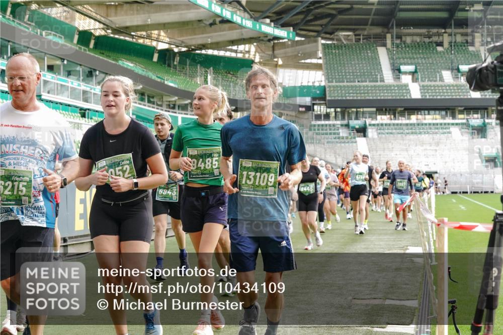 13.09.2026 - 21. swb-Marathon Bremen Michael Burmester http://msf.ph/oto/10434109 13.09.2026 13:32:58 Laufen im Stadion 155, 344, 350, 386, 490, 594, 617, 690, 765, 786, 787, 1001, 1051, 1133, 1142, 1292, 1310, 1326, 1377, 1427, 1591, 1592, 1760, 1801, 1869, 1892, 1897, 1904, 1923, 2077, 2132, 2226, 2230, 2231, 2253, 2270, 2274, 2320, 2344, 2374, 2399, 2400, 2456, 2514, 2515, 2523, 2539, 2556, 2616, 2630, 2649, 2718, 2769, 2787, 2848, 2945, 2982, 3014, 3140, 3223, 3350, 3379, 3443, 3503, 3572, 3601, 3614, 3644, 3736, 3746, 3797, 3901, 3911, 3944, 3952, 3960 meine-sportfotos.de