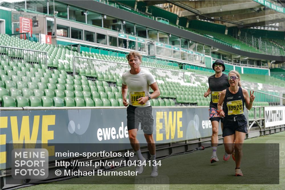 13.09.2026 - 21. swb-Marathon Bremen Michael Burmester http://msf.ph/oto/10434134 13.09.2026 10:24:49 Laufen im Stadion 10143, 10235, 10312, 10328, 10336, 10337, 10341, 10346, 10358, 10456, 10520, 10592, 10593, 10618, 10632, 10775, 10782, 10816, 10861, 10972, 10988, 11020, 11042, 11108, 11143, 11201, 11265, 11312, 11373, 11375, 11426, 11442, 11447, 11468, 11527, 11607, 11615, 11628, 11630, 11632, 11704, 11713, 11758, 11779, 11826, 11895, 11903, 11948, 12144, 12246, 12281, 12404, 12406, 12426, 12442, 12468, 12469, 12477, 12525, 13520, 13566, 13580, 13585, 13586 meine-sportfotos.de