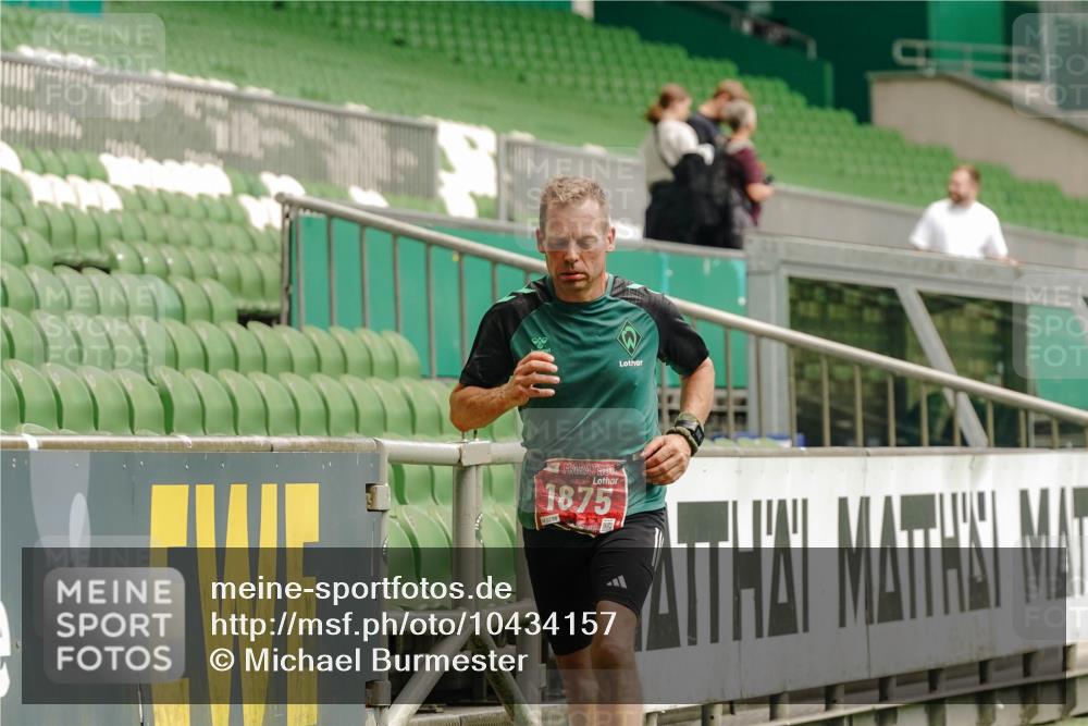 13.09.2026 - 21. swb-Marathon Bremen Michael Burmester http://msf.ph/oto/10434157 13.09.2026 12:35:37 Laufen im Stadion 250, 272, 365, 850, 1089, 1288, 1550, 1875, 1993, 4232, 7692, 8075, 13033, 417, 482, 573, 668, 943, 1020, 1126, 1507, 1606, 1629, 2100, 4474, 6507, 8044, 8285 meine-sportfotos.de