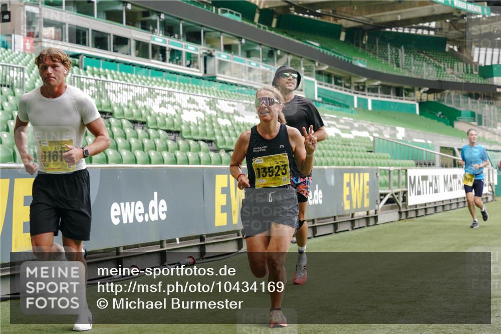 13.09.2026 - 21. swb-Marathon Bremen Michael Burmester http://msf.ph/oto/10434169 13.09.2026 10:24:50 Laufen im Stadion 10143, 10235, 10312, 10328, 10336, 10337, 10341, 10346, 10358, 10456, 10520, 10592, 10593, 10618, 10632, 10775, 10782, 10816, 10861, 10972, 10988, 11020, 11042, 11108, 11143, 11201, 11265, 11312, 11373, 11375, 11426, 11442, 11447, 11468, 11527, 11607, 11615, 11628, 11630, 11632, 11704, 11713, 11758, 11779, 11826, 11895, 11903, 11948, 12144, 12246, 12281, 12404, 12406, 12426, 12442, 12468, 12469, 12477, 12525, 13520, 13566, 13580, 13585, 13586 meine-sportfotos.de