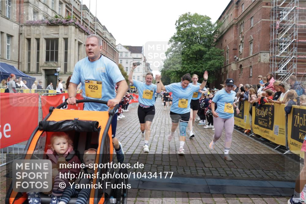 13.09.2026 - Kiel Lauf Yannick Fuchs http://msf.ph/oto/10434177 13.09.2026 09:47:56 Ziel 122, 218, 1743, 2241, 2755, 3735, 3812, 4103, 4225, 4288, 4365, 4460, 4710, 5215, 6078, 6809, 6942, 7258, 8096, 9694, 10823, 11396, 11654, 12007, 12099, 12167, 12393, 390, 466, 544, 591, 1324, 2870, 3192, 3373, 3629, 4011, 4103, 4400, 4479, 4480, 4952, 5517, 6072, 6078, 6575, 6639, 6696, 7767, 8231, 8503, 8540, 8777, 8833, 9528, 9634, 9697, 9936, 10789, 12099, 366, 872, 1227, 1713, 1976, 2656, 2970, 4219, 4467, 6242, 7070, 7247, 7481, 8080, 9755, 10200, 5167, 8524, 10555 meine-sportfotos.de