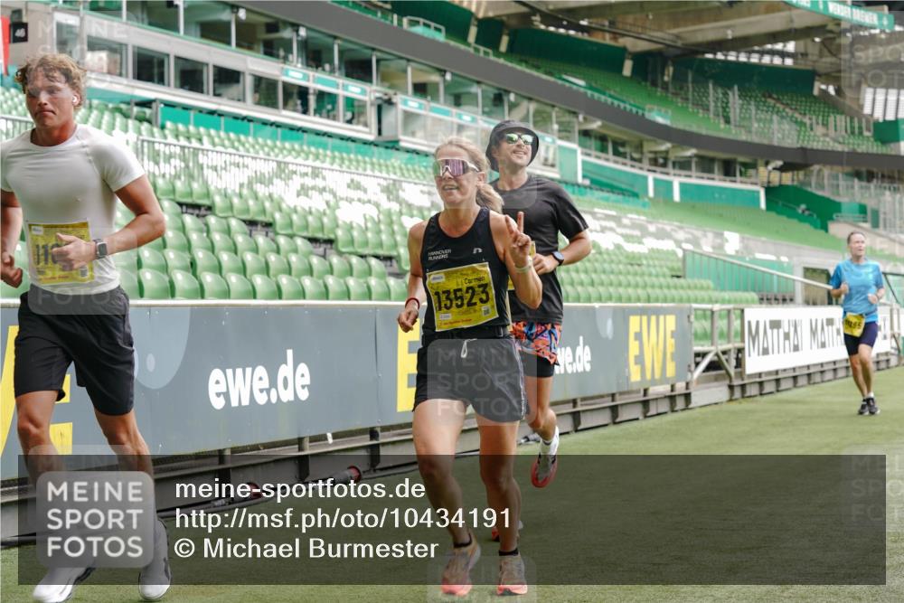 13.09.2026 - 21. swb-Marathon Bremen Michael Burmester http://msf.ph/oto/10434191 13.09.2026 10:24:50 Laufen im Stadion 10143, 10235, 10312, 10328, 10336, 10337, 10341, 10346, 10358, 10456, 10520, 10592, 10593, 10618, 10632, 10775, 10782, 10816, 10861, 10972, 10988, 11020, 11042, 11108, 11143, 11201, 11265, 11312, 11373, 11375, 11426, 11442, 11447, 11468, 11527, 11607, 11615, 11628, 11630, 11632, 11704, 11713, 11758, 11779, 11826, 11895, 11903, 11948, 12144, 12246, 12281, 12404, 12406, 12426, 12442, 12468, 12469, 12477, 12525, 13520, 13566, 13580, 13585, 13586 meine-sportfotos.de
