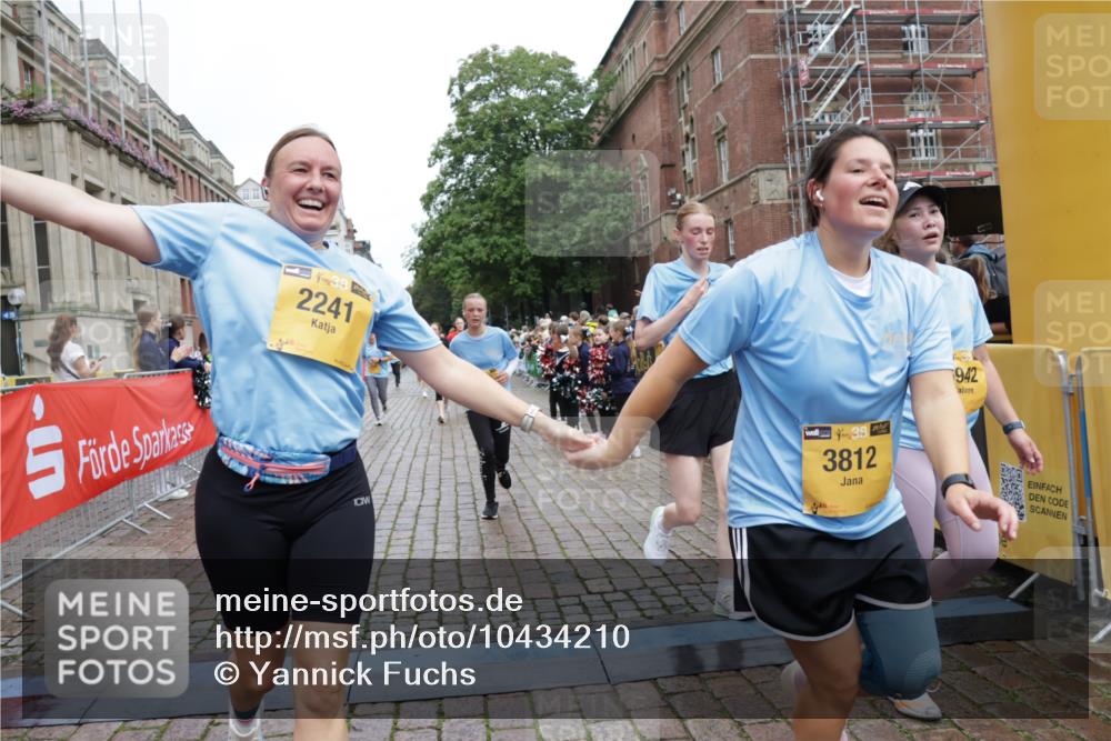 13.09.2026 - Kiel Lauf Yannick Fuchs http://msf.ph/oto/10434210 13.09.2026 09:47:57 Ziel 122, 218, 1713, 1743, 2241, 2755, 3735, 3812, 4225, 4288, 4365, 4460, 4710, 5215, 6809, 6942, 7258, 8096, 9694, 10823, 11396, 11654, 12007, 12167, 12393, 390, 466, 544, 591, 2870, 3192, 3373, 3629, 3735, 4011, 4103, 4400, 4479, 4480, 4952, 5517, 6072, 6078, 6639, 6696, 7767, 8503, 8540, 8777, 8833, 9528, 9634, 9697, 9936, 10789, 12099, 366, 872, 1047, 1227, 1976, 2656, 2671, 2970, 4219, 4467, 6242, 7070, 7247, 7481, 8080, 9755, 10200, 10555 meine-sportfotos.de