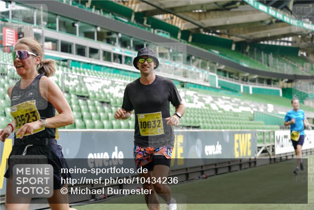13.09.2026 - 21. swb-Marathon Bremen Michael Burmester http://msf.ph/oto/10434236 13.09.2026 10:24:51 Laufen im Stadion 10143, 10235, 10312, 10328, 10336, 10337, 10341, 10346, 10358, 10456, 10520, 10592, 10593, 10618, 10632, 10775, 10782, 10816, 10861, 10972, 10988, 11020, 11042, 11108, 11143, 11201, 11265, 11312, 11373, 11375, 11426, 11442, 11447, 11468, 11527, 11607, 11615, 11628, 11630, 11632, 11704, 11758, 11779, 11826, 11895, 11903, 11948, 12144, 12246, 12281, 12404, 12406, 12426, 12442, 12468, 12469, 12477, 12525, 13520, 13566, 13580, 13585, 13586 meine-sportfotos.de