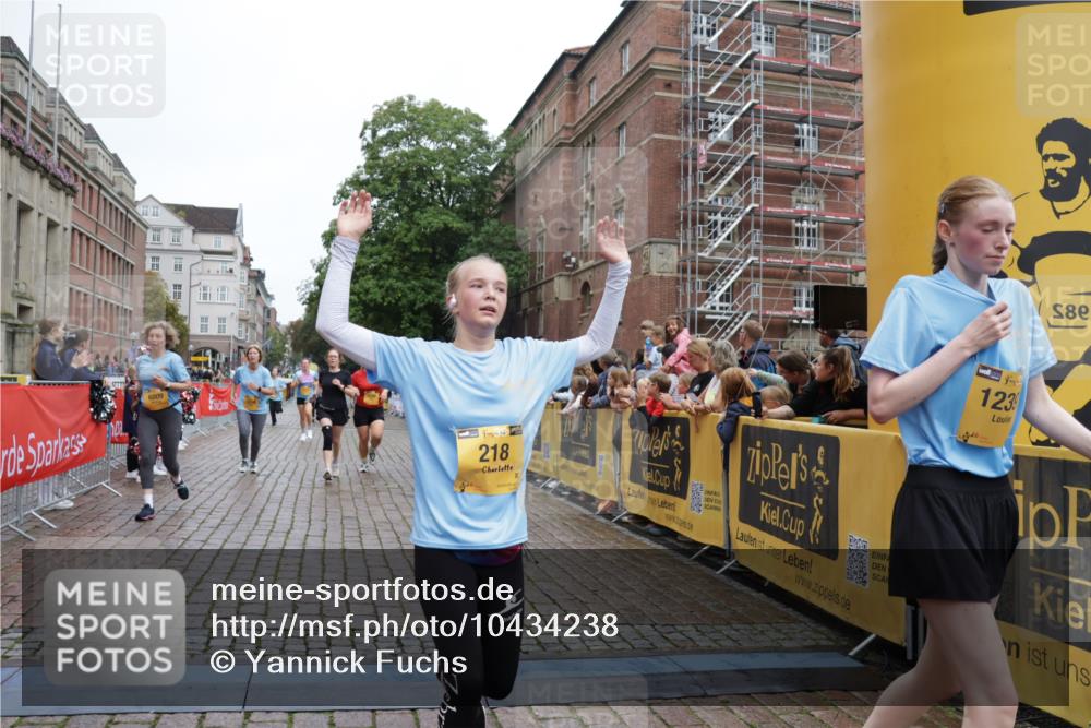 13.09.2026 - Kiel Lauf Yannick Fuchs http://msf.ph/oto/10434238 13.09.2026 09:47:58 Ziel 122, 218, 366, 1713, 1743, 2241, 2755, 3812, 4225, 4288, 4365, 4460, 4710, 5215, 6242, 6809, 6942, 7258, 8096, 9694, 10823, 11396, 11654, 12007, 12167, 12393, 390, 466, 544, 591, 2870, 3192, 3373, 3629, 3735, 4011, 4103, 4365, 4400, 4460, 4479, 4480, 4952, 5517, 6072, 6078, 6639, 6696, 7767, 8096, 8503, 8540, 8777, 8833, 9528, 9634, 9697, 9936, 10789, 11654, 12099, 872, 1047, 1227, 1976, 2656, 2671, 2970, 4219, 4467, 7070, 7247, 7481, 8080, 9755, 10200, 10555 meine-sportfotos.de