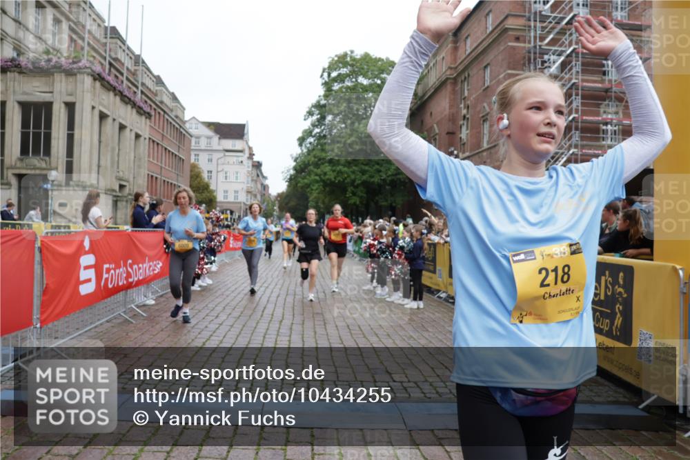 13.09.2026 - Kiel Lauf Yannick Fuchs http://msf.ph/oto/10434255 13.09.2026 09:47:59 Ziel 122, 218, 366, 1713, 1743, 2241, 2755, 3812, 4225, 4288, 4467, 4710, 5215, 6242, 6809, 6942, 7258, 9694, 10823, 11396, 12007, 12167, 12393, 390, 466, 591, 3192, 3373, 3629, 3735, 4011, 4103, 4365, 4400, 4460, 4479, 4480, 4952, 5517, 6072, 6078, 6639, 6696, 7767, 8096, 8503, 8540, 8777, 8833, 9528, 9634, 9697, 9936, 10789, 11654, 12099, 872, 1047, 1227, 1976, 2656, 2671, 2970, 4219, 5185, 5825, 7070, 7247, 7481, 8080, 9755, 10200, 10555 meine-sportfotos.de