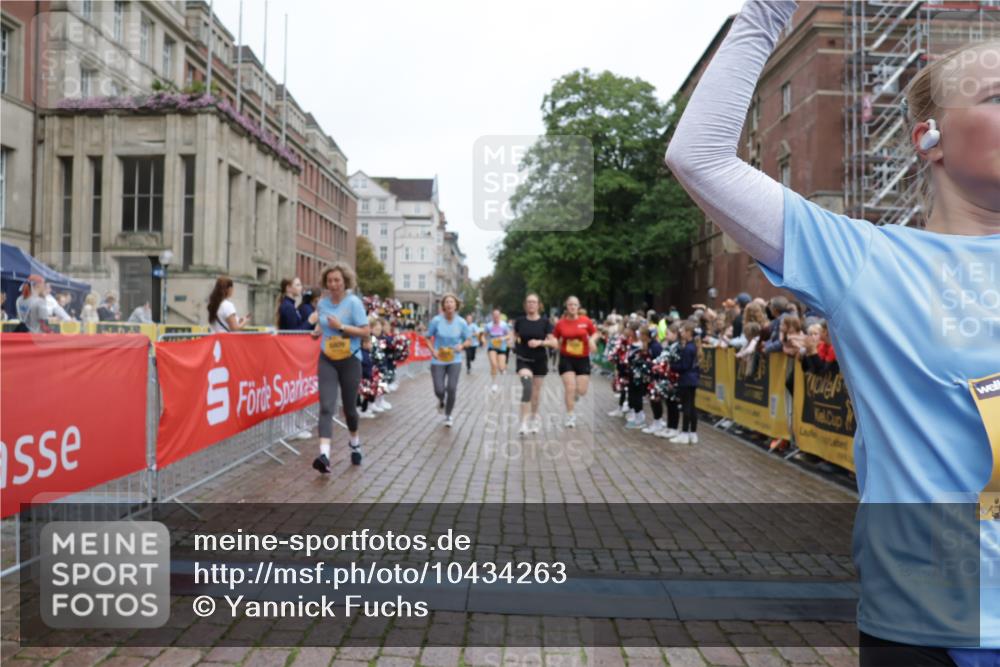 13.09.2026 - Kiel Lauf Yannick Fuchs http://msf.ph/oto/10434263 13.09.2026 09:47:59 Ziel 122, 218, 366, 1713, 1743, 2241, 2755, 3812, 4225, 4288, 4467, 4710, 5215, 6242, 6809, 6942, 7258, 9694, 10823, 11396, 12007, 12167, 12393, 390, 466, 591, 3192, 3373, 3629, 3735, 4011, 4103, 4365, 4400, 4460, 4479, 4480, 4952, 5517, 6072, 6078, 6639, 6696, 7767, 8096, 8503, 8540, 8777, 8833, 9528, 9634, 9697, 9936, 10789, 11654, 12099, 872, 1047, 1227, 1976, 2656, 2671, 2970, 4219, 5185, 5825, 7070, 7247, 7481, 8080, 9755, 10200, 10555 meine-sportfotos.de