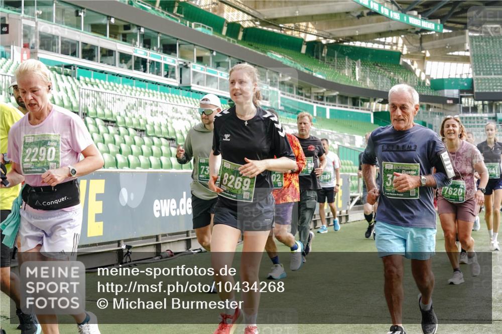 13.09.2026 - 21. swb-Marathon Bremen Michael Burmester http://msf.ph/oto/10434268 13.09.2026 13:33:07 Laufen im Stadion 155, 344, 350, 386, 428, 490, 594, 617, 690, 765, 786, 787, 1001, 1051, 1098, 1133, 1292, 1326, 1377, 1427, 1557, 1591, 1592, 1661, 1760, 1801, 1869, 1897, 1923, 1996, 2077, 2132, 2226, 2230, 2231, 2253, 2270, 2274, 2320, 2344, 2374, 2399, 2400, 2456, 2479, 2514, 2515, 2523, 2539, 2543, 2556, 2616, 2630, 2649, 2718, 2757, 2769, 2787, 2848, 2945, 2982, 3014, 3350, 3379, 3443, 3503, 3572, 3577, 3601, 3614, 3644, 3746, 3797, 3875, 3901, 3911, 3952, 3960, 4001 meine-sportfotos.de