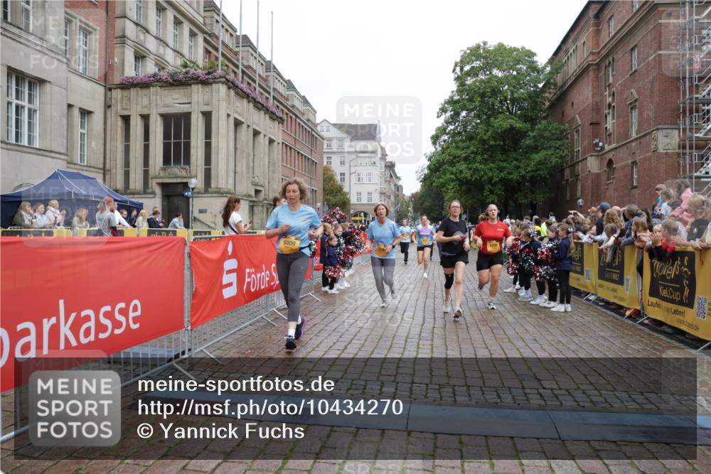 13.09.2026 - Kiel Lauf Yannick Fuchs http://msf.ph/oto/10434270 13.09.2026 09:47:59 Ziel 122, 218, 366, 1713, 1743, 2241, 2755, 3812, 4225, 4288, 4467, 4710, 5215, 6242, 6809, 6942, 7258, 9694, 10823, 11396, 12007, 12167, 12393, 390, 466, 591, 3192, 3373, 3629, 3735, 4011, 4103, 4365, 4400, 4460, 4479, 4480, 4952, 5517, 6072, 6078, 6639, 6696, 7767, 8096, 8503, 8540, 8777, 8833, 9528, 9634, 9697, 9936, 10789, 11654, 12099, 872, 1047, 1227, 1976, 2656, 2671, 2970, 4219, 5185, 5825, 7070, 7247, 7481, 8080, 9755, 10200, 10555 meine-sportfotos.de
