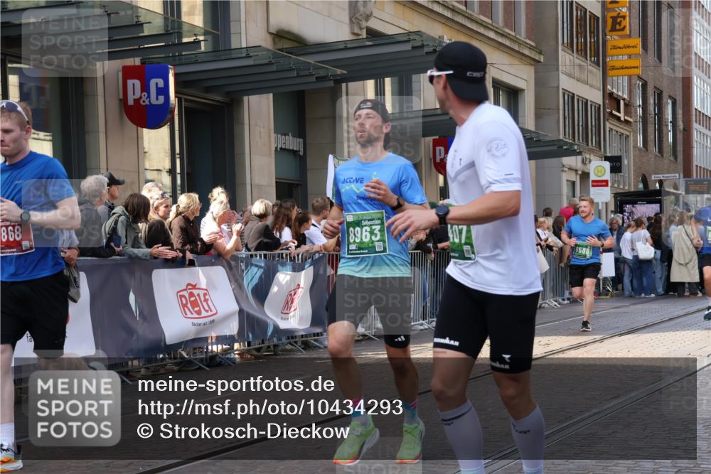 13.09.2026 - 21. swb-Marathon Bremen Strokosch-Dieckow http://msf.ph/oto/10434293 13.09.2026 13:13:12 Ziel 779, 2130, 2360, 2401, 2767, 2882, 2962, 6038, 6394, 6407, 7493, 8197, 8477, 8568, 8840, 8963, 9442, 13099, 280, 313, 621, 868, 987, 1207, 1513, 2442, 2498, 2559, 2801, 2858, 2962, 3566, 3625, 4582, 5345, 5379, 5769, 5965, 6349, 7874, 8197, 8291, 8419, 8464, 8798, 9092, 9217, 13140 meine-sportfotos.de