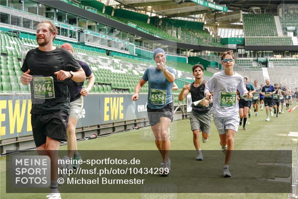 13.09.2026 - 21. swb-Marathon Bremen Michael Burmester http://msf.ph/oto/10434299 13.09.2026 13:05:09 Laufen im Stadion 178, 209, 210, 217, 244, 323, 394, 534, 536, 565, 647, 881, 891, 900, 1073, 1239, 1243, 1307, 1308, 1343, 1373, 1380, 1456, 1479, 1533, 1627, 1649, 1653, 1656, 1687, 1780, 1914, 1932, 1941, 2023, 2076, 2089, 2126, 2241, 2244, 2265, 2301, 2310, 2369, 2430, 2452, 2464, 2602, 2723, 2742, 2764, 2851, 2867, 2872, 2891, 2910, 2919, 2957, 2959, 2985, 3028, 3030, 3115, 3217, 3278, 3320, 3343, 3419, 3425, 3444, 3454, 3485, 3521, 3579, 3796, 3909, 242 meine-sportfotos.de