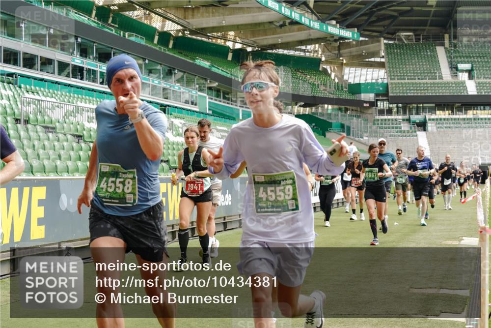 13.09.2026 - 21. swb-Marathon Bremen Michael Burmester http://msf.ph/oto/10434381 13.09.2026 13:05:10 Laufen im Stadion 178, 209, 210, 217, 244, 323, 394, 534, 536, 565, 647, 881, 891, 900, 1073, 1239, 1243, 1307, 1308, 1343, 1373, 1380, 1456, 1479, 1533, 1627, 1649, 1653, 1656, 1687, 1780, 1914, 1932, 1941, 2023, 2076, 2089, 2126, 2241, 2244, 2265, 2301, 2310, 2369, 2430, 2452, 2464, 2602, 2723, 2742, 2764, 2851, 2867, 2872, 2891, 2910, 2919, 2957, 2959, 2985, 3028, 3030, 3115, 3217, 3278, 3320, 3343, 3419, 3425, 3444, 3454, 3485, 3521, 3579, 3796, 3909, 242 meine-sportfotos.de