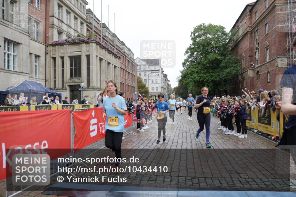 13.09.2026 - Kiel Lauf Yannick Fuchs http://msf.ph/oto/10434410 13.09.2026 09:48:05 Ziel 122, 218, 366, 872, 1227, 1713, 4288, 4467, 4710, 6242, 6809, 7070, 7258, 7481, 8080, 9694, 218, 390, 466, 591, 1743, 2241, 2755, 3373, 3735, 3812, 4011, 4103, 4225, 4365, 4400, 4460, 4479, 4480, 4952, 5215, 5517, 6078, 6696, 6942, 7767, 8096, 8503, 8540, 8777, 8833, 9528, 9697, 10789, 10823, 11396, 11654, 12007, 12099, 12167, 12393, 1047, 1976, 2656, 2671, 2970, 4219, 4350, 5185, 5518, 5825, 6464, 7247, 9755, 10200, 4480, 5517, 6696, 10789 meine-sportfotos.de