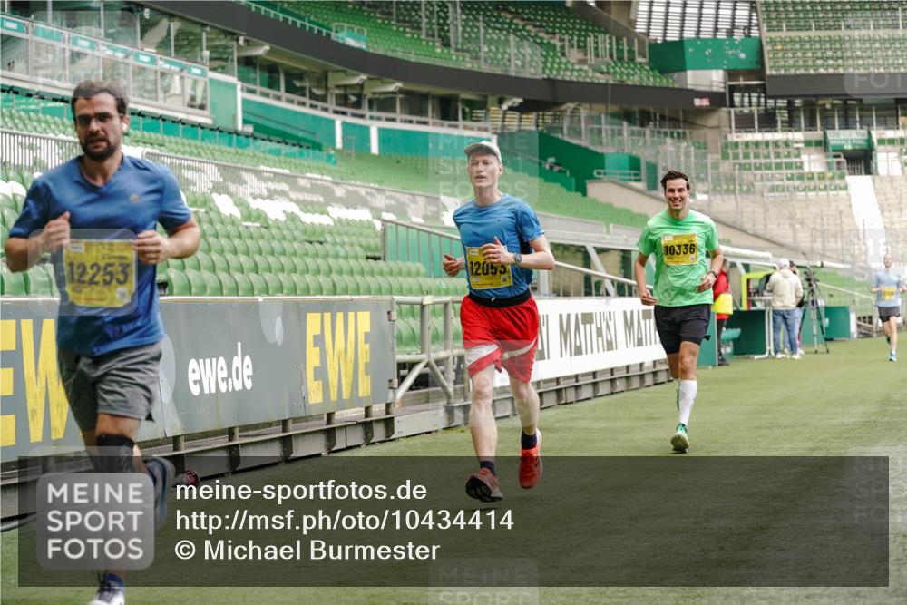 13.09.2026 - 21. swb-Marathon Bremen Michael Burmester http://msf.ph/oto/10434414 13.09.2026 10:24:57 Laufen im Stadion 10143, 10235, 10312, 10328, 10336, 10337, 10341, 10346, 10358, 10456, 10520, 10592, 10593, 10618, 10632, 10742, 10775, 10816, 10861, 10972, 10988, 11020, 11042, 11108, 11143, 11201, 11265, 11312, 11373, 11375, 11426, 11442, 11447, 11468, 11527, 11607, 11615, 11628, 11630, 11632, 11704, 11758, 11779, 11826, 11895, 11903, 11948, 12144, 12246, 12281, 12406, 12426, 12442, 12468, 12469, 12477, 12525, 13520, 13566, 13580, 13585, 13586 meine-sportfotos.de