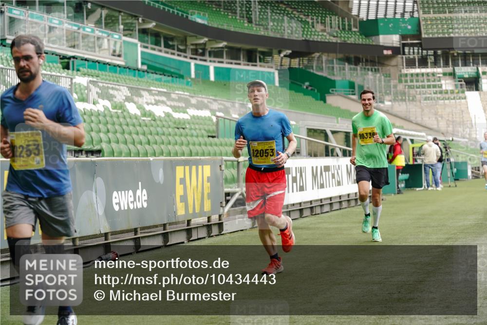 13.09.2026 - 21. swb-Marathon Bremen Michael Burmester http://msf.ph/oto/10434443 13.09.2026 10:24:57 Laufen im Stadion 10143, 10235, 10312, 10328, 10336, 10337, 10341, 10346, 10358, 10456, 10520, 10592, 10593, 10618, 10632, 10742, 10775, 10816, 10861, 10972, 10988, 11020, 11042, 11108, 11143, 11201, 11265, 11312, 11373, 11375, 11426, 11442, 11447, 11468, 11527, 11607, 11615, 11628, 11630, 11632, 11704, 11758, 11779, 11826, 11895, 11903, 11948, 12144, 12246, 12281, 12406, 12426, 12442, 12468, 12469, 12477, 12525, 13520, 13566, 13580, 13585, 13586 meine-sportfotos.de