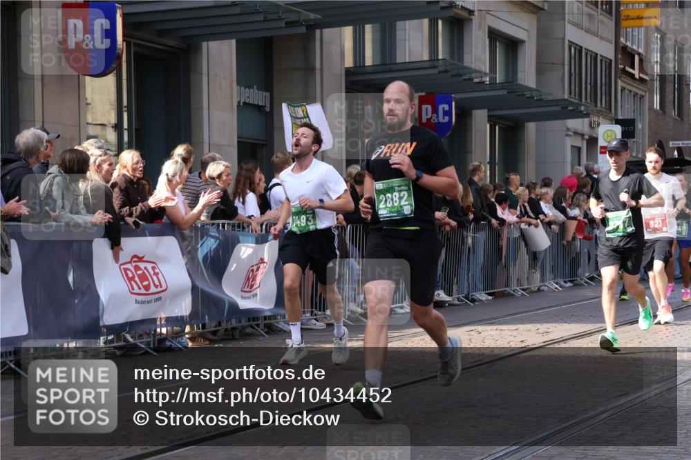 13.09.2026 - 21. swb-Marathon Bremen Strokosch-Dieckow http://msf.ph/oto/10434452 13.09.2026 13:13:17 Ziel 779, 2360, 2401, 2767, 2882, 3413, 6407, 7493, 7707, 8477, 8568, 8840, 8963, 9442, 9884, 13099, 280, 313, 621, 868, 987, 1207, 2130, 2498, 2559, 2801, 2858, 2962, 3566, 3625, 4582, 5345, 5769, 6038, 6349, 6394, 7874, 8197, 8291, 8419, 8464, 9092, 9217, 13140 meine-sportfotos.de