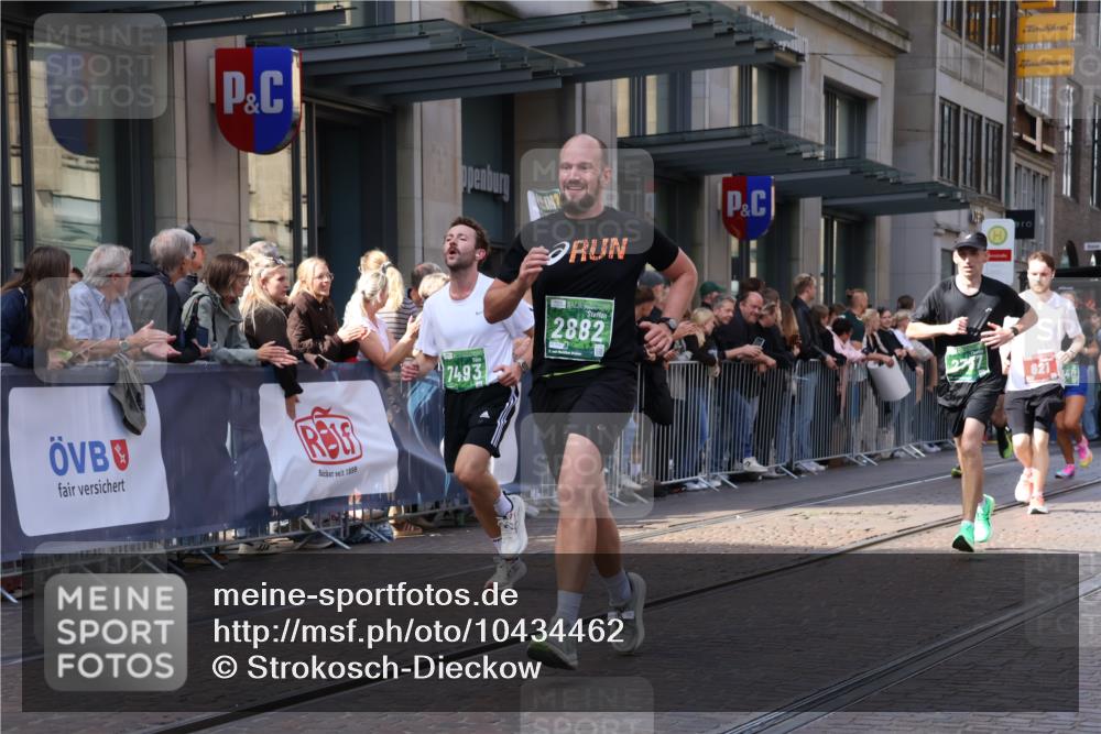 13.09.2026 - 21. swb-Marathon Bremen Strokosch-Dieckow http://msf.ph/oto/10434462 13.09.2026 13:13:18 Ziel 779, 1704, 2360, 2401, 2767, 2882, 3413, 6407, 7493, 7707, 8477, 8568, 8840, 8963, 9442, 9884, 13099, 280, 313, 621, 868, 987, 1207, 2130, 2498, 2559, 2858, 2962, 3566, 3625, 4582, 5345, 5769, 6038, 6349, 6394, 7874, 8197, 8291, 8419, 8464, 9092, 9217, 13140 meine-sportfotos.de
