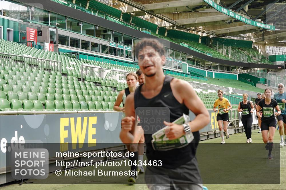 13.09.2026 - 21. swb-Marathon Bremen Michael Burmester http://msf.ph/oto/10434463 13.09.2026 13:05:11 Laufen im Stadion 178, 209, 210, 217, 244, 323, 394, 534, 536, 565, 647, 881, 891, 900, 1073, 1239, 1243, 1307, 1308, 1343, 1373, 1380, 1456, 1479, 1533, 1627, 1649, 1653, 1656, 1687, 1780, 1914, 1932, 1941, 2023, 2076, 2089, 2126, 2241, 2244, 2265, 2301, 2310, 2369, 2430, 2452, 2464, 2602, 2723, 2742, 2764, 2851, 2867, 2872, 2891, 2910, 2919, 2957, 2959, 2985, 3028, 3030, 3115, 3217, 3278, 3320, 3343, 3419, 3425, 3444, 3454, 3485, 3521, 3579, 3796, 3909, 242 meine-sportfotos.de