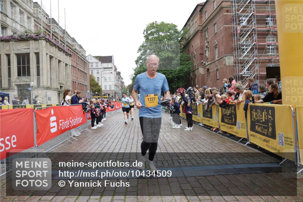 13.09.2026 - Kiel Lauf Yannick Fuchs http://msf.ph/oto/10434509 13.09.2026 09:48:09 Ziel 366, 872, 1227, 1713, 2970, 4219, 4467, 4710, 6242, 7070, 7481, 8080, 9694, 9755, 122, 218, 390, 466, 1743, 2241, 2755, 3373, 3735, 3812, 4011, 4103, 4225, 4288, 4365, 4400, 4460, 4479, 4952, 5215, 6078, 6809, 6942, 7258, 7767, 8096, 8503, 8833, 9528, 9697, 10823, 11396, 11654, 12007, 12099, 12167, 12393, 1047, 1493, 1976, 2656, 2671, 2943, 4350, 5185, 5518, 5825, 6464, 7247, 10200, 466, 3373, 4011, 4480, 5517, 6696, 7767, 8503, 8833, 10789 meine-sportfotos.de