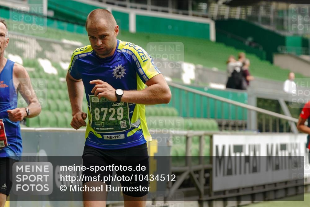 13.09.2026 - 21. swb-Marathon Bremen Michael Burmester http://msf.ph/oto/10434512 13.09.2026 12:36:22 Laufen im Stadion 365, 850, 1288, 1485, 1550, 1583, 1875, 1993, 2073, 3617, 4232, 7244, 7692, 7768, 8075, 8729, 13033, 482, 525, 668, 943, 1020, 1126, 1212, 1507, 1606, 1629, 2100, 5428, 7741, 8044 meine-sportfotos.de