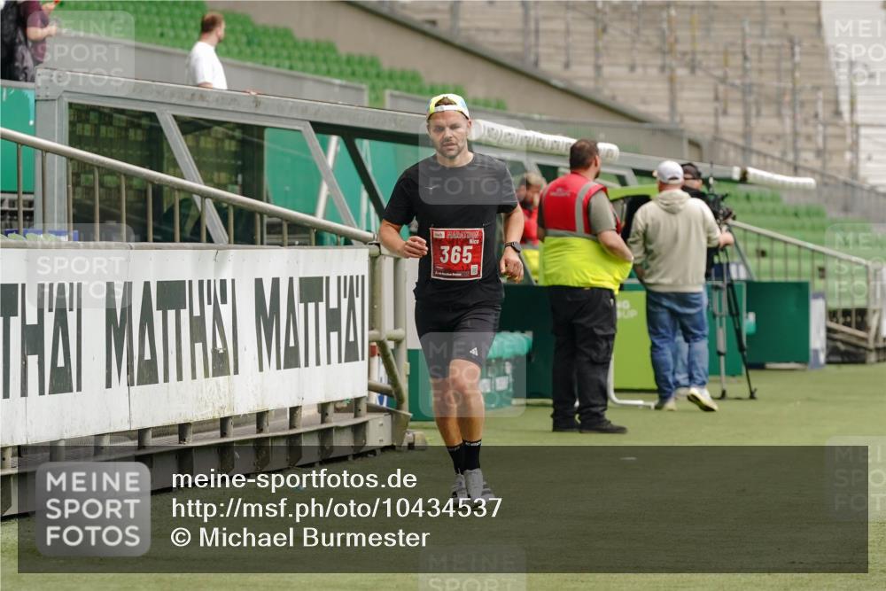 13.09.2026 - 21. swb-Marathon Bremen Michael Burmester http://msf.ph/oto/10434537 13.09.2026 12:36:26 Laufen im Stadion 365, 850, 1288, 1385, 1485, 1550, 1583, 1875, 1993, 2073, 3617, 4232, 7244, 7692, 7768, 8075, 8729, 13033, 482, 525, 668, 943, 1020, 1126, 1212, 1507, 1606, 1629, 2072, 2100, 5428, 7741 meine-sportfotos.de