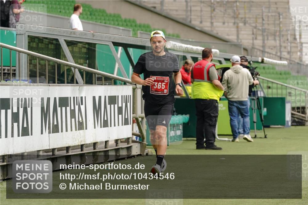 13.09.2026 - 21. swb-Marathon Bremen Michael Burmester http://msf.ph/oto/10434546 13.09.2026 12:36:26 Laufen im Stadion 365, 850, 1288, 1385, 1485, 1550, 1583, 1875, 1993, 2073, 3617, 4232, 7244, 7692, 7768, 8075, 8729, 13033, 482, 525, 668, 943, 1020, 1126, 1212, 1507, 1606, 1629, 2072, 2100, 5428, 7741 meine-sportfotos.de