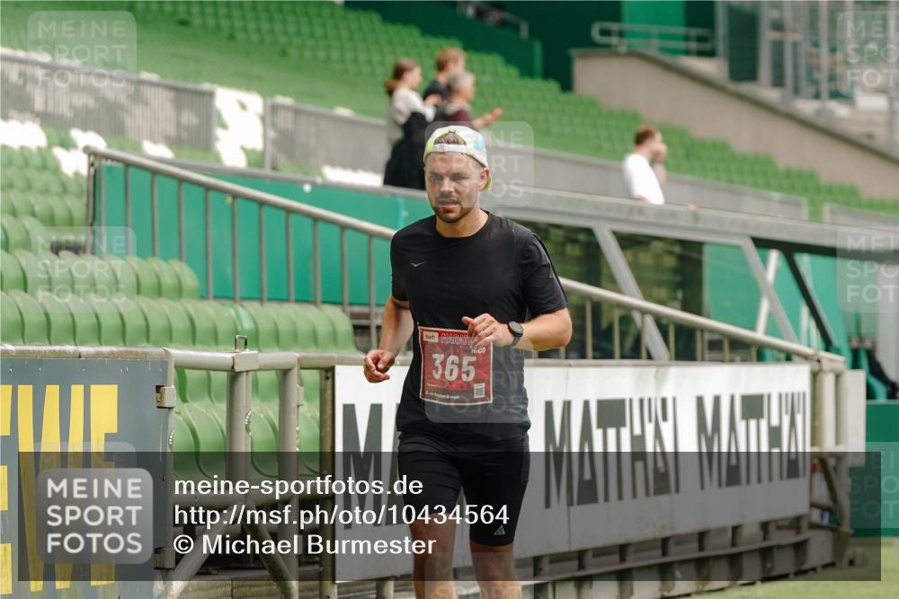 13.09.2026 - 21. swb-Marathon Bremen Michael Burmester http://msf.ph/oto/10434564 13.09.2026 12:36:29 Laufen im Stadion 365, 850, 1288, 1385, 1485, 1550, 1583, 1875, 1993, 2073, 3617, 4232, 7244, 7692, 7768, 8075, 8729, 13033, 482, 525, 668, 943, 1020, 1126, 1212, 1507, 1606, 1629, 2072, 2100, 5428, 7741 meine-sportfotos.de