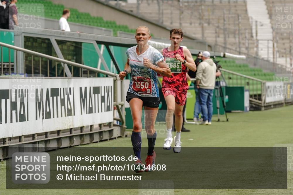13.09.2026 - 21. swb-Marathon Bremen Michael Burmester http://msf.ph/oto/10434608 13.09.2026 12:36:42 Laufen im Stadion 365, 466, 658, 850, 1288, 1385, 1485, 1550, 1583, 1754, 1875, 1993, 2073, 3617, 4232, 7244, 7692, 7768, 8075, 8729, 13033, 299, 482, 525, 668, 943, 1212, 1606, 1629, 2072, 2100, 5428, 7741 meine-sportfotos.de