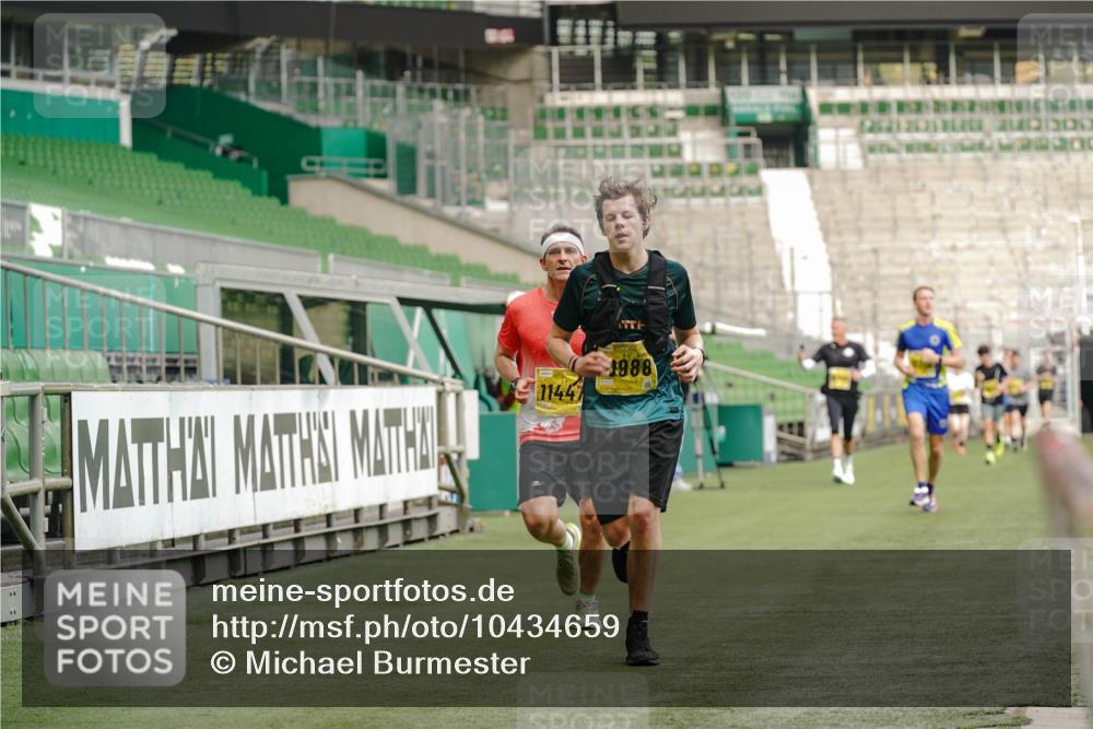 13.09.2026 - 21. swb-Marathon Bremen Michael Burmester http://msf.ph/oto/10434659 13.09.2026 10:25:09 Laufen im Stadion 10143, 10312, 10328, 10336, 10337, 10342, 10346, 10358, 10456, 10520, 10593, 10618, 10632, 10742, 10775, 10816, 10861, 10972, 10988, 11019, 11020, 11042, 11088, 11108, 11143, 11201, 11265, 11312, 11373, 11375, 11426, 11442, 11447, 11468, 11527, 11607, 11615, 11628, 11630, 11632, 11704, 11758, 11779, 11826, 11895, 11903, 11948, 12144, 12246, 12281, 12406, 12426, 12442, 12468, 12469, 12477, 12525, 13520, 13566, 13580, 13585, 13586 meine-sportfotos.de
