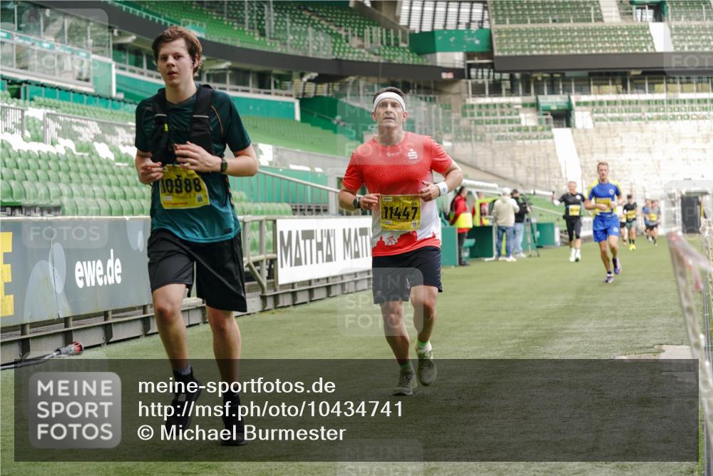 13.09.2026 - 21. swb-Marathon Bremen Michael Burmester http://msf.ph/oto/10434741 13.09.2026 10:25:12 Laufen im Stadion 10143, 10312, 10328, 10336, 10337, 10342, 10346, 10358, 10398, 10456, 10520, 10593, 10618, 10632, 10742, 10775, 10816, 10861, 10972, 10987, 10988, 11019, 11020, 11042, 11088, 11108, 11143, 11201, 11265, 11312, 11373, 11375, 11426, 11442, 11447, 11468, 11527, 11607, 11615, 11628, 11630, 11632, 11704, 11758, 11779, 11826, 11895, 11903, 11948, 12144, 12246, 12281, 12406, 12426, 12442, 12468, 12469, 12477, 12525, 13520, 13566, 13580, 13585, 13586 meine-sportfotos.de