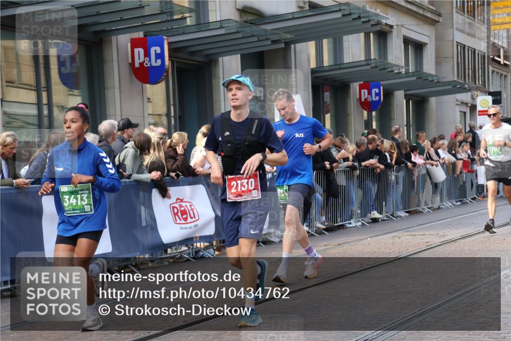 13.09.2026 - 21. swb-Marathon Bremen Strokosch-Dieckow http://msf.ph/oto/10434762 13.09.2026 13:13:29 Ziel 524, 670, 683, 1704, 1707, 1937, 2401, 2422, 2767, 3236, 3413, 5443, 6451, 7210, 7283, 7493, 7707, 8840, 9426, 9442, 9635, 9884, 13099, 280, 621, 779, 987, 1207, 2130, 2360, 2401, 2882, 2962, 3566, 4582, 5345, 5769, 6038, 6394, 6407, 8197, 8464, 8477, 8568, 8840, 8963, 9442 meine-sportfotos.de
