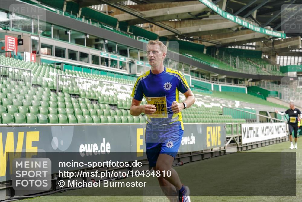 13.09.2026 - 21. swb-Marathon Bremen Michael Burmester http://msf.ph/oto/10434810 13.09.2026 10:25:20 Laufen im Stadion 10143, 10312, 10328, 10336, 10337, 10342, 10346, 10358, 10398, 10454, 10456, 10593, 10618, 10632, 10742, 10775, 10806, 10816, 10861, 10972, 10987, 10988, 11019, 11020, 11042, 11088, 11108, 11143, 11187, 11201, 11265, 11312, 11375, 11442, 11447, 11468, 11527, 11607, 11615, 11628, 11630, 11632, 11704, 11758, 11779, 11826, 11895, 11948, 12246, 12281, 12406, 12426, 12442, 12468, 12469, 12477, 12525, 13520, 13585, 13586 meine-sportfotos.de