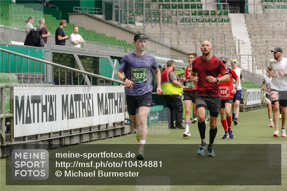 13.09.2026 - 21. swb-Marathon Bremen Michael Burmester http://msf.ph/oto/10434881 13.09.2026 12:37:12 Laufen im Stadion 365, 466, 658, 850, 1090, 1288, 1385, 1485, 1583, 1604, 1754, 1993, 2073, 2585, 3617, 7244, 7692, 7768, 8075, 8081, 8729, 13033, 299, 525, 919, 1089, 1212, 1606, 1629, 2072, 5428, 7741 meine-sportfotos.de