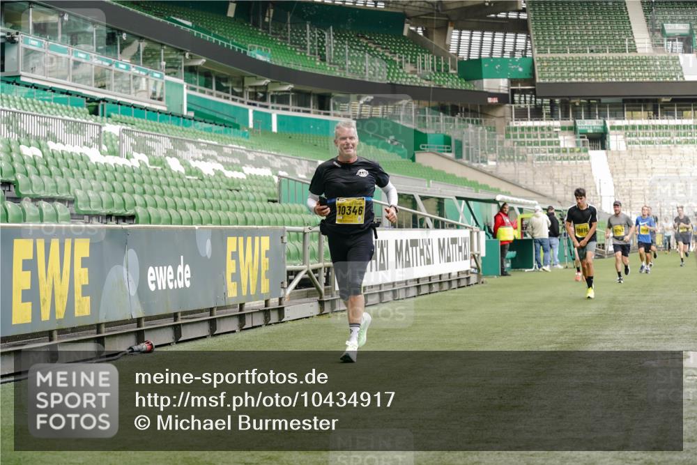 13.09.2026 - 21. swb-Marathon Bremen Michael Burmester http://msf.ph/oto/10434917 13.09.2026 10:25:23 Laufen im Stadion 10143, 10228, 10312, 10328, 10336, 10337, 10342, 10346, 10358, 10398, 10447, 10454, 10456, 10593, 10618, 10632, 10742, 10775, 10806, 10816, 10861, 10972, 10987, 10988, 11019, 11020, 11088, 11108, 11143, 11187, 11201, 11265, 11312, 11375, 11442, 11447, 11468, 11527, 11607, 11615, 11628, 11630, 11632, 11704, 11758, 11779, 11826, 11895, 11948, 12246, 12281, 12406, 12426, 12442, 12468, 12469, 12477, 12525, 13520, 13585, 13586 meine-sportfotos.de