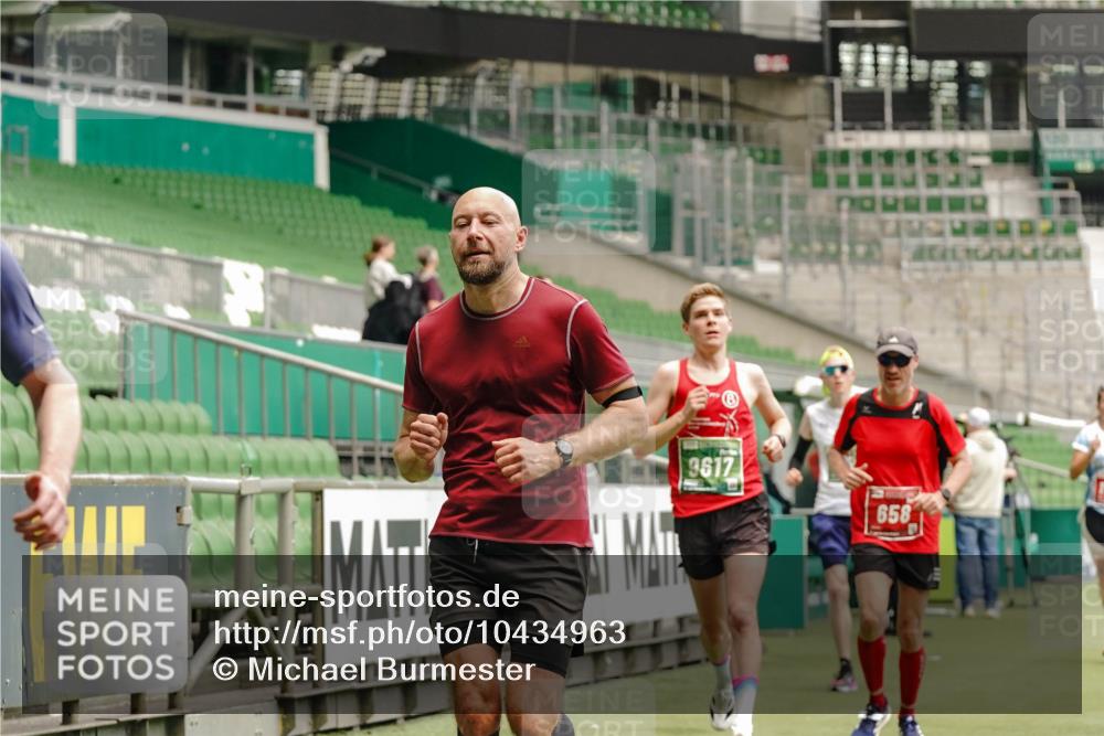 13.09.2026 - 21. swb-Marathon Bremen Michael Burmester http://msf.ph/oto/10434963 13.09.2026 12:37:16 Laufen im Stadion 365, 466, 658, 850, 895, 1090, 1288, 1385, 1485, 1583, 1604, 1754, 1993, 2073, 2585, 2670, 3617, 7244, 7768, 8075, 8081, 8729, 13033, 250, 272, 299, 525, 919, 1089, 1212, 1606, 2072, 5428, 7741 meine-sportfotos.de