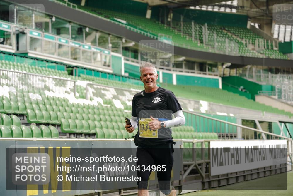 13.09.2026 - 21. swb-Marathon Bremen Michael Burmester http://msf.ph/oto/10434965 13.09.2026 10:25:24 Laufen im Stadion 10143, 10228, 10312, 10328, 10336, 10337, 10342, 10346, 10358, 10398, 10447, 10454, 10456, 10593, 10618, 10632, 10742, 10775, 10806, 10816, 10861, 10972, 10987, 10988, 11019, 11020, 11088, 11108, 11143, 11155, 11187, 11201, 11265, 11312, 11375, 11442, 11447, 11468, 11527, 11607, 11615, 11630, 11632, 11704, 11758, 11779, 11826, 11895, 11948, 12246, 12281, 12406, 12426, 12442, 12468, 12469, 12477, 12525, 13520, 13585, 13586 meine-sportfotos.de