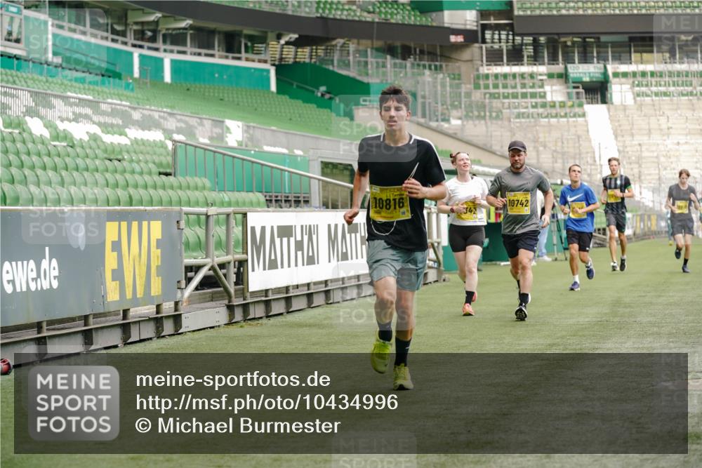 13.09.2026 - 21. swb-Marathon Bremen Michael Burmester http://msf.ph/oto/10434996 13.09.2026 10:25:28 Laufen im Stadion 10143, 10228, 10312, 10328, 10336, 10337, 10342, 10346, 10358, 10398, 10447, 10454, 10456, 10593, 10618, 10632, 10742, 10775, 10806, 10816, 10861, 10866, 10972, 10987, 10988, 11019, 11020, 11088, 11108, 11143, 11155, 11187, 11199, 11201, 11232, 11265, 11312, 11375, 11442, 11447, 11468, 11527, 11607, 11615, 11630, 11632, 11704, 11758, 11779, 11826, 11895, 11948, 12246, 12281, 12406, 12426, 12442, 12468, 12469, 12477, 12525, 13520, 13585, 13586 meine-sportfotos.de