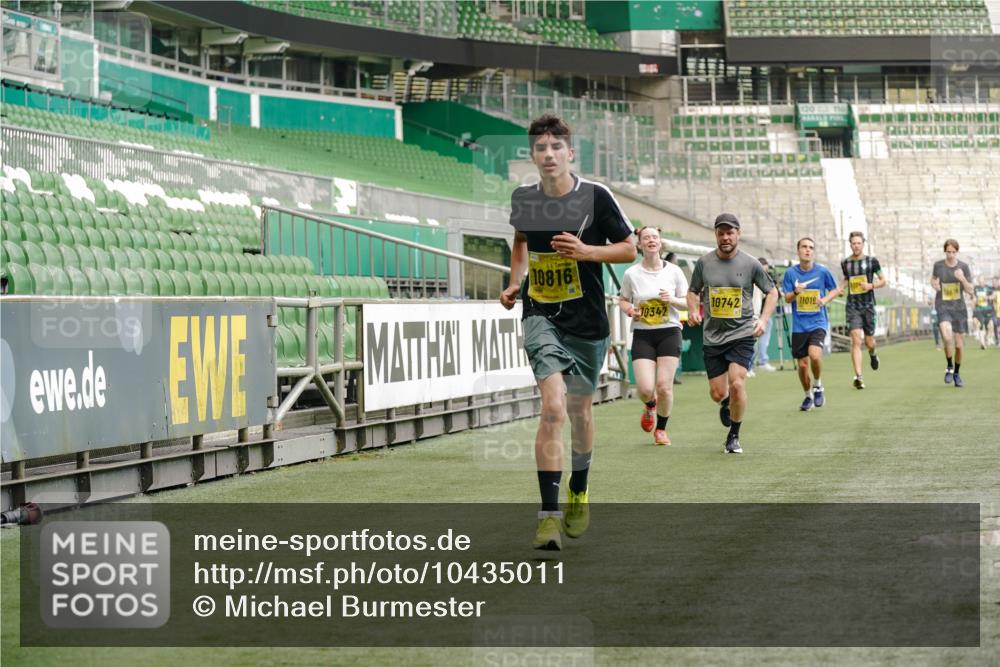 13.09.2026 - 21. swb-Marathon Bremen Michael Burmester http://msf.ph/oto/10435011 13.09.2026 10:25:28 Laufen im Stadion 10143, 10228, 10312, 10328, 10336, 10337, 10342, 10346, 10358, 10398, 10447, 10454, 10456, 10593, 10618, 10632, 10742, 10775, 10806, 10816, 10861, 10866, 10972, 10987, 10988, 11019, 11020, 11088, 11108, 11143, 11155, 11187, 11199, 11201, 11232, 11265, 11312, 11375, 11442, 11447, 11468, 11527, 11607, 11615, 11630, 11632, 11704, 11758, 11779, 11826, 11895, 11948, 12246, 12281, 12406, 12426, 12442, 12468, 12469, 12477, 12525, 13520, 13585, 13586 meine-sportfotos.de