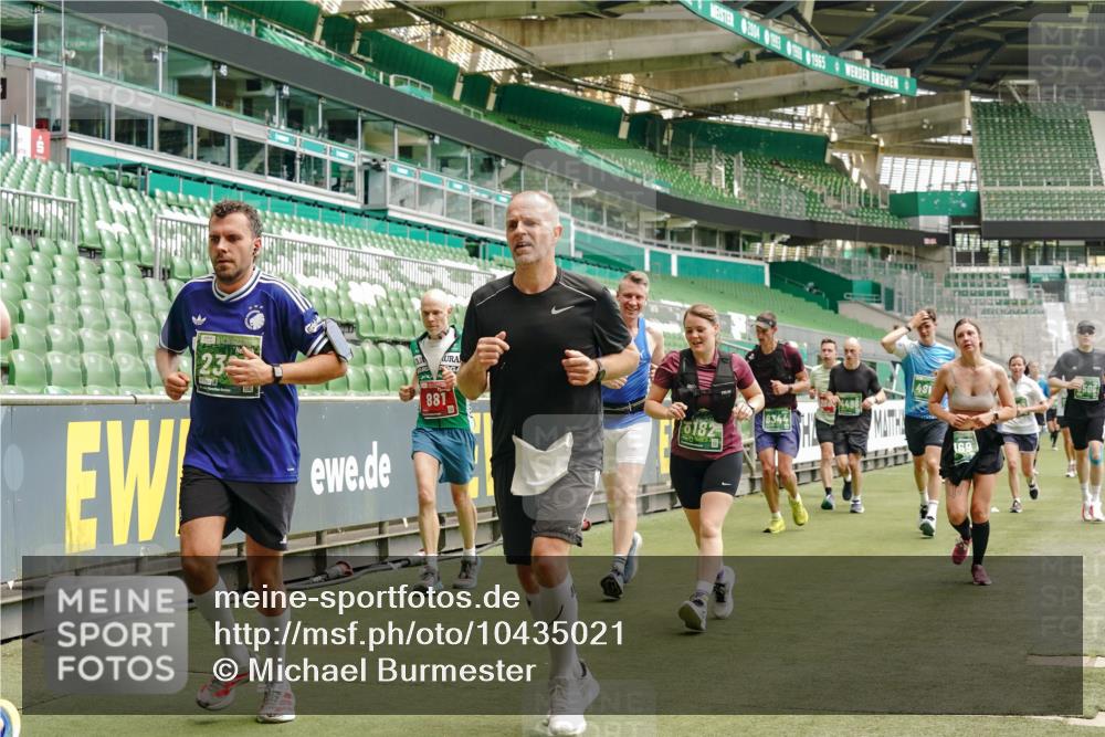 13.09.2026 - 21. swb-Marathon Bremen Michael Burmester http://msf.ph/oto/10435021 13.09.2026 13:05:20 Laufen im Stadion 178, 209, 217, 244, 323, 394, 430, 534, 536, 565, 647, 784, 891, 900, 1073, 1239, 1243, 1274, 1307, 1308, 1343, 1373, 1380, 1456, 1533, 1581, 1627, 1653, 1656, 1687, 1780, 1914, 1932, 1941, 2023, 2076, 2089, 2126, 2241, 2244, 2265, 2301, 2310, 2355, 2369, 2393, 2430, 2452, 2464, 2602, 2723, 2742, 2764, 2851, 2867, 2872, 2891, 2910, 2919, 2957, 2959, 2985, 3028, 3030, 3115, 3217, 3278, 3320, 3343, 3419, 3425, 3444, 3454, 3485, 3521, 3796, 3909, 242 meine-sportfotos.de